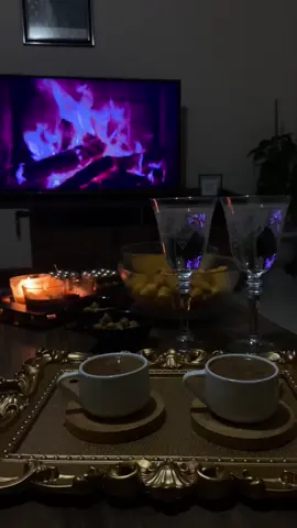 Günün kahvesi bu saate kaldı 🥰🤍#sunumsuzolmaz💕🌸 #güzelevim #kahvekeyfi #kahveseverler #evimdensunumlar #keşfet #yeniakım 