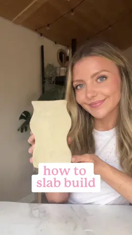 How to slab build a wavy vase with @potterfingers 🫶🏼✨ #potterytutorial #slabbuilding #airdryclaytips #diygift #claycreation 