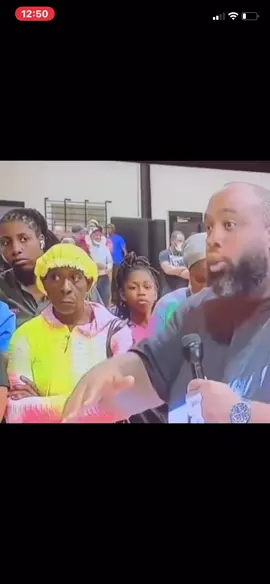 #fypシ yellow bonnet is Half of America the whole time #kattwilliams was talking.😂😂 