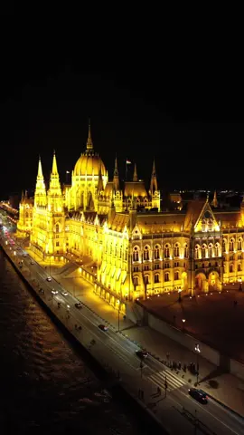 Budapest #travel #danube #budacastle #castlehill #aesthic #cinematic #beauty #parliament #foryou #dji #nightcityview 