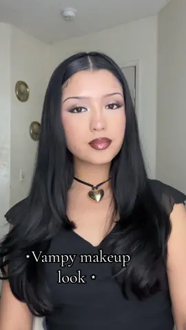 Vampy makeup look ☽