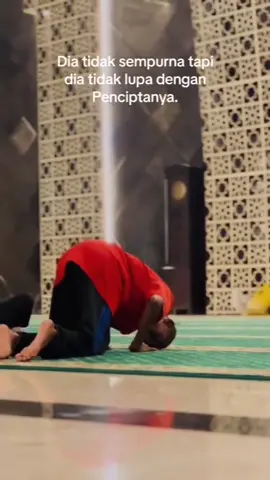 'Inna sholati wanusuki wamahyaya wamamati lillahi robbil alamin' #fyp #islam #story #taubat #sholat #jumat 