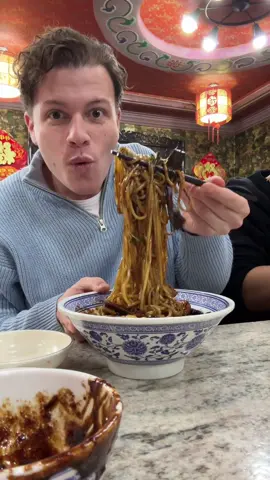 BLACK BEAN NOODZ 🖤🍜🖤🍜 (ps - his name is in fact Wonyoung lol) 📍태화원, 인천