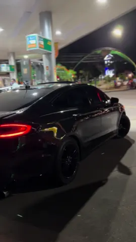 Ele chama atenção por onde passa 😈 . . . . #fusion #fusionrebaixado #carrobaixonaoecrime #carrobaixo #baixosbrasil #baixossc #fusionrebaixado #fusiontitaniumawd #fusiontitanium #fusionbaixo #aro18 #fordperformance #santacruzdosul #rs #fusionfullblack #fusionblack #fusionstage2 #stage2 #fusionpomps 