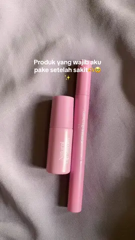 Biasanya tuh kalo habis sakit bibir jadi kering, pecah2, mana sakit kek luka gitu kan😭. Untung selalu nyetok produk #jieralipserum ampuh banget buat ngembaliin kelembapan bibir ku sekaligus jadi cerah kembali 🫶✨ #queenoflipcare #pulpenpelembabbibir #belilokal #belanjaditiktoklagi 