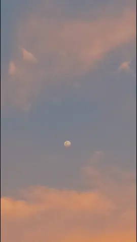 Bagian 34 | langit sore bersama bulan = sempurna ❤️‍🩹☁️🎧 #sempurna #langitaesthetic #bulan #sore #sempurnainstrumental #fypシ 