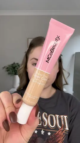 @Alanah Louise uses our Sheer Tint Super Glow Foundation to create the ultimate dewy everyday base ✨ Powered by ultra-filling spheres, this serum foundation is designed to re-hydrate skin, resulting in a tighter, smoother, more firmer looking complexion. This lightweight formulation acts as a luxurious skin solution with it's inclusion of Kiwi Fruit Extract and Shea Butter for long-term hydration and protective antioxidant benefits. Skin is left feeling and looking fresh, vibrant and revitalised ⚡️ #MCoBeauty #LuxeforLess #MCoBeautyTintedSerum