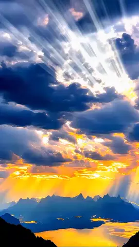 Yellow Red: Majestic Sky Beauty 🌅