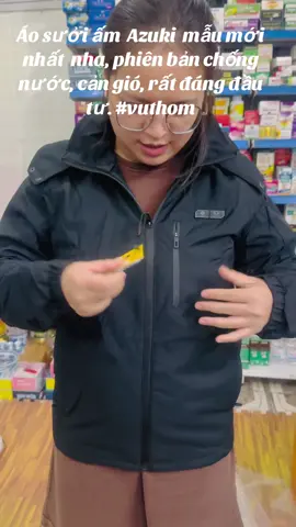 Áo sửoi ấm Azuki R05, chống nước, chống gió, công nghệ chống nước tuyệt đối vải không nhăn không xù,Túi đựng tiện lợi,mũ có khoá tháo rời, tay có bo chun, kiểu dáng sang trọng, trẻ trung #aosuoiamazuki #aosuoiamnhatban #vuthomazuki #aodieuhoanhatban #aodieuhoachinhhang #vuthom 