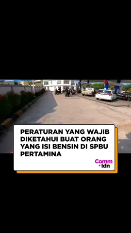 Viral sebuah video yang memperlihatkan seorang pengendara motor menyerobot antrean pembelian bensin di SPBU Pertamina. Orang tersebut membeli bensin jenis Pertamax yang merupakan BBM non subsidi. Antrean motor yang disalip adalah antrean pembelian BBM subsidi Pertalite. Kebetulan, pengendara itu mengisi BBM di dispenser yang melayani sekaligus pembelian Pertalite dan juga Pertamax. Karena terlihat menyerobot, pengendara itu sempat ditegur oleh orang di belakangnya, namun dengan santai pengendara itu menjelaskan bila pembelian Pertamax tak perlu antre. Hayo siapa yang baru tauu??🤔 📹 : Youtube DC MOTOVLOG #bbmsubsidi #pertamina #spbupertamina #selectedcomm #communityidn 