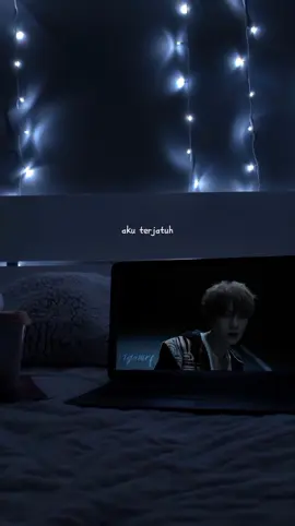 Replying to @nimaroh12 lirik yang ditulis yoongi emang selalu se relate ini #bts #suga #sofaraway #agustd #jin #jungkook #lyrics #aesthetic #kpoplyrics 