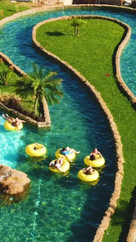 O melhor da vida é curtir com quem a gente ama, em um lugar incrível e cheio de alegria! 🤩 Janeiro é mês de FÉRIAS, então vem viver experiências mágicas com a gente e se divertir muito 💦 Estamos te esperando de braços abertos e com muita aventura 😎 Marca o @ de quem vem com você e já garante o ingresso através do nosso site, clicando no link da BIO 💙 #parqueaquatico #parqueaquaticoemsaopaulo #ferias 