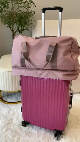 pack with me for a weekend!! ✈️☁️✨ #packwithme #traveltok #traveltips #musthaves #travelbag #bag #hospitalbag #collegebag #bigbackpack #waterproofbag #Lifestyle #travelinspo #thatgirl #aesthetic #ConSantanderConecto 