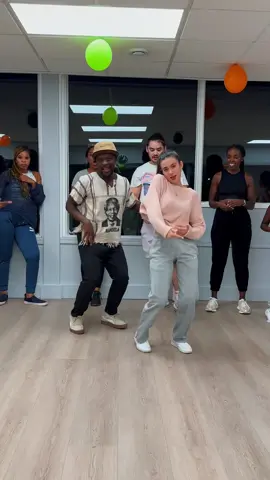 I miss dancing with her 😍✨ #afrobeats #afro #dance #loicreyel #eyesonyou 