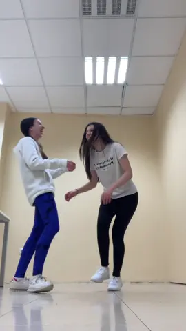 Os dejamos un #fake por aquí… #fakevideo #fakedance 