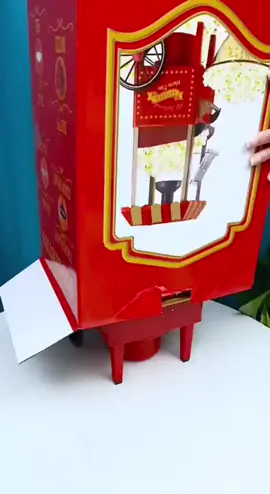 Pipoqueira Elétrica carrinho retrô 110v ou 220v-Envio imediat  https://shope.ee/LNepwfe3k Deixe sua cozinha linda com essa super Pipoqueira retrô, prática e fácil de usar! - Pìpoqueira Free Home - Sistema Auto Stop - Capacidade 0,27L - Não utiliza manteiga ou qualquer tipo de óleo, pois a pipoca esoura com a força do ar quente - Maximo 100gr Potência 1200w Galeria do Comprador 