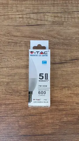 🔥4 + 6 GRATIS! 🔥 www.ledakcia.sk - 111 🌟 Rozsvieťte si život s našou LED žiarovkou! 🌟 💡 Tento 7W zázrak sa môže pochváliť širokým 200° uhlom vyžarovania a brilantným svetelným tokom 600 lm, čo zodpovedá 45W klasickej žiarovke. Špecifikácie: 🔌 Vysokoúčinný čip LED Samsung 🌡️ Vynikajúca účinnosť tepelného vyžarovania 📏 Rozmery: Ø37 x 100 mm