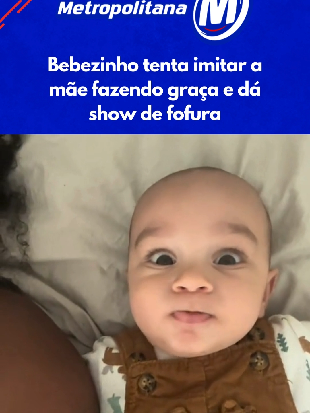 Quem aguenta tanta fofura? 😍​ Ao observar a mãe fazer um som engraçado com a boca, esse bebezinho tentou imitá-la e encantou a internet com sua adorável determinação.  (Reprodução: TikTok/mishelay) #TikTokNotícias #EntretêNews