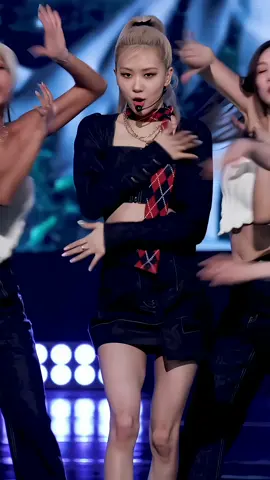 The way her solo is the best but people didnt care #rosé #blackpink #fancam #xqlna 