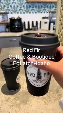 Otra gema de Potlatch☕️Todo lo que sí en un solo lugar👌🏽✨ #cafe #coffeeaddict #potlatch #coffee #coffeetiktok #idaho #redfircoffee #visitpotlatch #visitidaho #explorepage #exploreidaho 