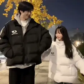 Они такие милые 🥰#CapCut #🇨🇳🇨🇳 #douyin #китайскийтиктокдоуин #китайскиепарни #chinatiktok #cutecouplesvideos #милыепары #милоевидео #красивыепарни #cute #🥰😍🤩😘♥️❤️💖💗💞❣️ #милота💕💕💕 