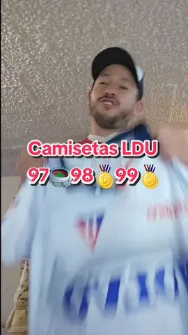 amigos la verdad es que es mi emprendimiento, les ruego su apoyo para poder salir adelante. muchas gracias a todos y las camisetas están hermosas, bien hechas con todos los detalles. #viral #muerteblancaecuador🇵🇱🇵🇱 #LDUelmasgrandedelEcuador #ldu #ligadeportivauniversitaria #ligadequito #noticiasdefutbol #camisetasretro @⭐️⭐️🇵🇱Centralinos🇵🇱⭐⭐⭐️ 