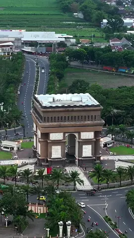 Kediri #simpanglimagumulkediri #simpanglimagumul #simpanggumul #simpanggumulkediri #kediri #fyp #foryourpage #foryoupage #wonderfulindonesia #diindonesiaaja #monumensimpanglimagumul 