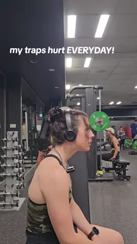 how to fix trap pain! neck pain is soo uncomfortable and sore!!!😭😭😭😭😭😭 here is a quick video on how to relax your traps and get all your other muscles on line and strong so your not in pain!  want exercises to fix this! check out my instagram, I do coaching specific to neck pain!  I offer personal training in Sydney and globally online, Be coached with confidence in, -Body composition  - Weightloss  -Musclegrowth  - Competition Prep - Posture  - joint and pain management  - pre and post natal  training programs and coaching link in bio! #onlinefitness  #onlinept  #onlinecoaching  #onlinetrainer  #onlinecoach  #onlinegymcoach  #fitnessjourney  #fitnesscoach  #trappain  #soretraps  #neckpain  #neckpainrelief  #neckpainreliefexercise 