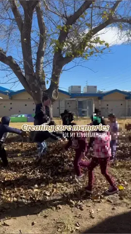 Every time I’d walk past those leaves on the ground I would instantly have flashbacks to my childhood & there’s absolutely no way I could pass up this opportunity 😭🥹 I have the power to really change these kids’ lives and help them view school with a postive mindset. One teacher… one classroom… one child.. at a time 🫶🏼💕 #kindergartenteacher #corememories #corememoryunlocked #teacher #kindergarten #elementaryschool #leafpilejump 