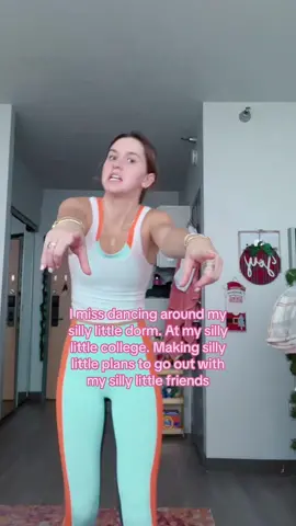 NEED IT NOW. #sillylittlecollegegirl  😢😔🤘🏼 #utaustin #hookem  #collegegirl #relatable #fyy #loudrepost 