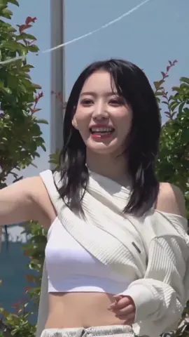 あんまりじっと見ないねで😘 #宮脇咲良  #미야와키사쿠라  #sakuramiyawaki  #セクシー  #sexy  #アイドル  #asiangirl  #japanesegirl 