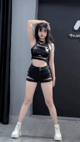 Lâu gòi mới gặp lại 😝#fypシ #fyp #xuhuongtiktok #hottrend #dancechallenge #dance #menhay 