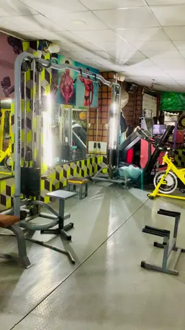 #foryou back 💪😍#foryoupage #gymmotivation #foryou #sk #gym #fypシ゚viral #foryou 