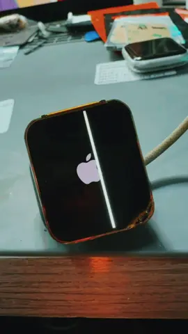 🎩Truco Para Eliminar Líneas Del Display Revelado😂  Apple Experts #comedia #humor #applewatch #display  #fire #reparatuapplecol #2024 #colombia🇨🇴 