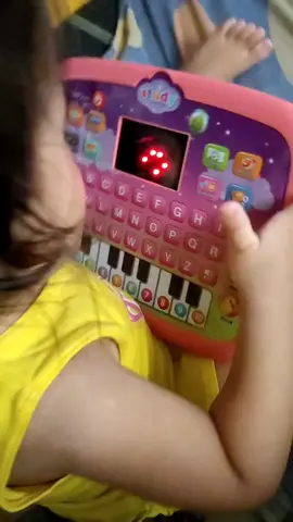 Yan muna tablet mo for now. 😅 #computertablet #toysforkids #learningtoys #development #fyp 