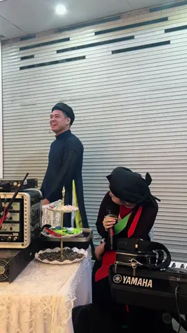 Đang hay thì..... cao quá ạ 😁  Mỗi lần đi diễn với anh Dân là đau quặn bụng luôn các bạn ạ #q#quynhphamquanhob#bacninh