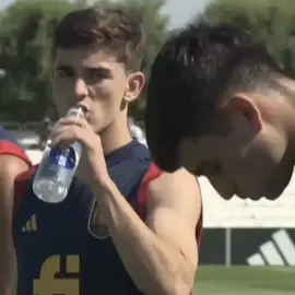 😅😅 #pedri #gavi #fyp #parati 