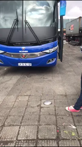 Experience our Experience as we Simplify Travelling with Tamuka Coaches. #tamukacoaches #chiutsi_utsi #zimbabwe #southafrica 