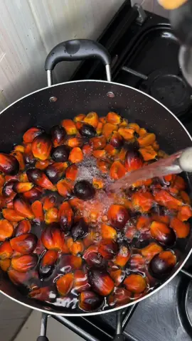 The story is sweet butbthe food od sweeter 🤪 #bangastew #amebocook  . . . . #fyp #goviral #food #giftythestoryteller #storytime #nigeriantiktok #foodtiktok #moots #nigerianfood 
