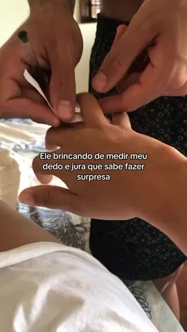 QUANDO ELE DECIDE FAZER A TAL SURPRESA 😅 . . . #memecasal #memenamorado #pedidodenamoro #aliançasdenamoro 