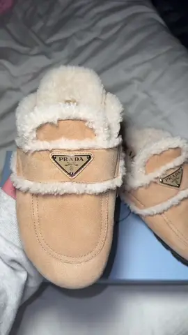 the slippers of slippers🥹😍 #prada #slippers #pradashearlingslippers #designer #fashion #beauty
