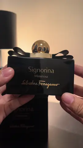 Unboxing Salvatore Ferregamo Signorina Misteriosa #perfume #perfumetiktok #salvatoreferragamo #signorinamisteriosa 