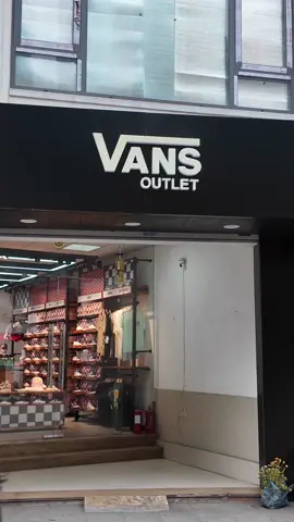 Ae muốn chính hãng mà giá rẻ thì đây nhen 😁😁😁#vansvietnam #vansoutletkhamthien #sneakerbuzzvans