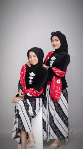 Self foto pake baju adat jawa anti gagal 😎 PHOTO STUDIO & SEWA BAJU ADAT CIKARANG #fotostudio #studiofoto #studiofotocikarang #selfphotostudiocikarang #selfphotostudiocikarang #selfphotocikarang #selfphoto #selffoto #preweddingstudio #inspirasiposefoto #ideposefoto #sewabajuadatcikarang #studiofotokarawang #studiofotobekasi #studiofotojakarta 