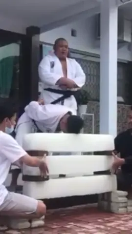 Tameshiwari 🙏🏻🌻🇲🇨 #CapCut #fyp #fypシ #martialart #senibeladiri #senibeladiriindonesia #forki #karate #tameshiwari #tameshiwarikarate #funakoshi #funakoshikarate #funakoshiindonesia #funakoshitulungagung #trendtiktok 