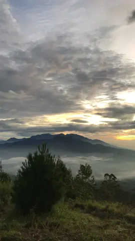 Wir beide nie wieder :)) #bothofus #aesthetic #view #gunung #cikuraygarut #videogunung #videomentahan #aestheticvibes #jawabarat #Rumors #adamulanicki 