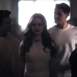 i just HAD to keep toni’s “oh please” || ignore how off beat this is😍 || #rvdari #fy #fyp #foryou #foryoupage #viral #xyzbca #trending #aftereffects #ae #edit #riverdale #cherylblossom 