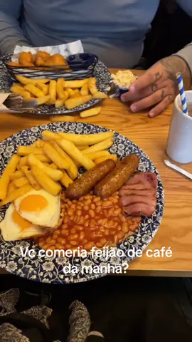 #fyp #foryou #cafedamanha #breakfast #english #funny #feriado #manchester #feijao 
