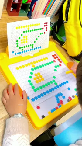 An interesting children's magnetic drawing board can not only improve children's concentration, but also cultivate their patience and creativity.#BabyProducts #kidstoys #magneticdrawingboard #braingame #childrendrawingboard #fyp 