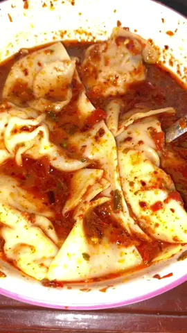 Pedes seger 😭 #makan #makanpedas #pangsitkuah #fypwoi 